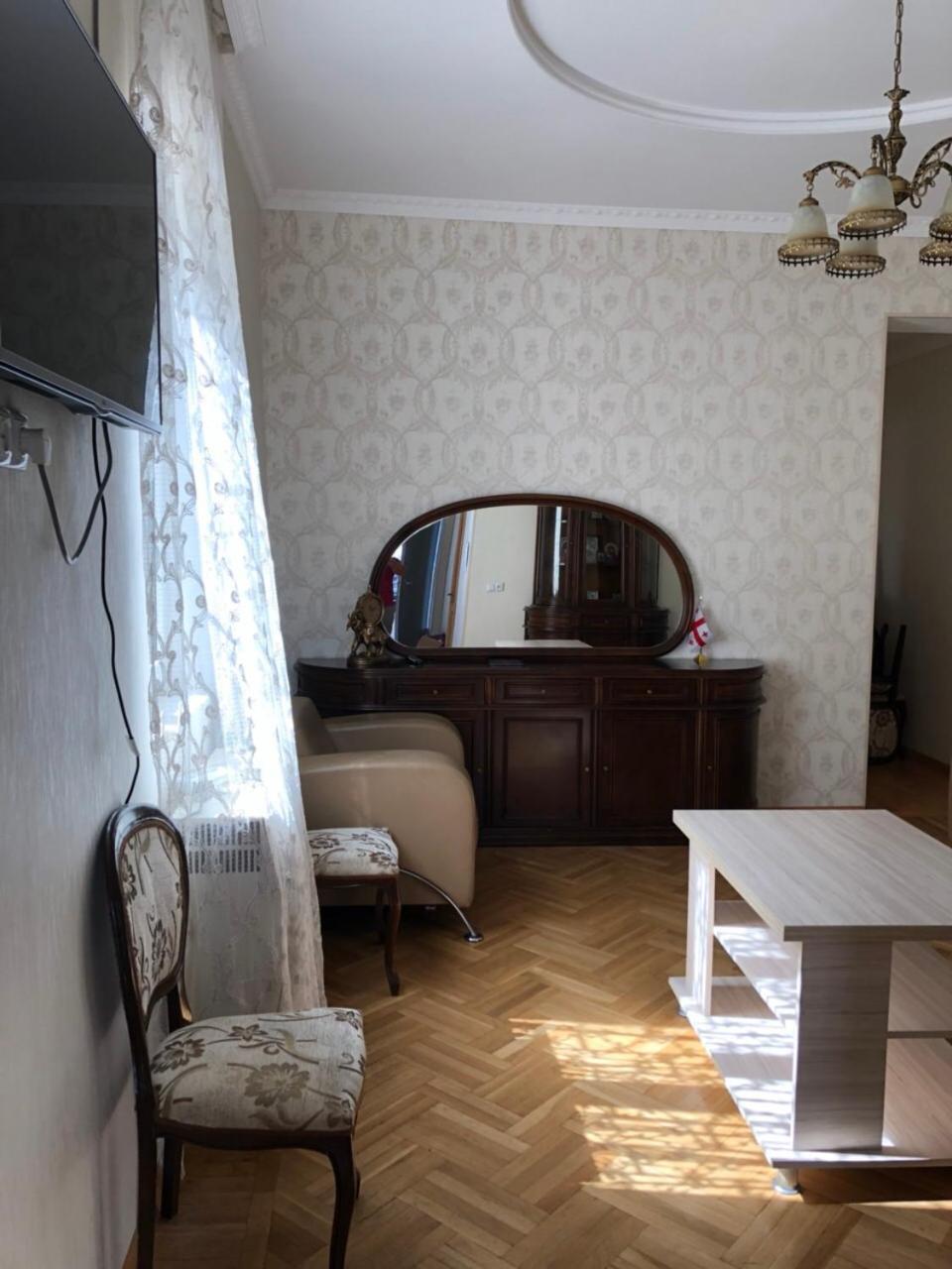 Apartment Old Koetaisi Buitenkant foto