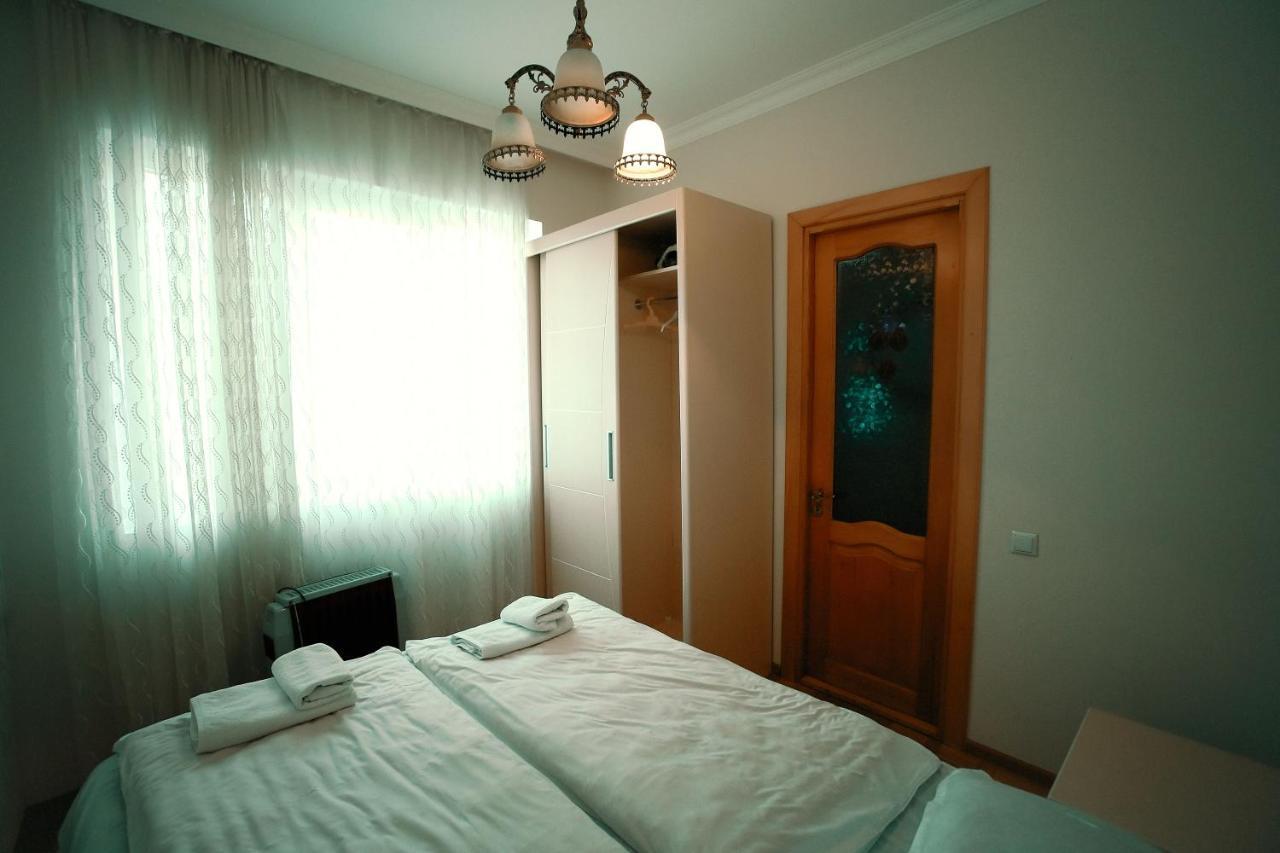 Apartment Old Koetaisi Buitenkant foto
